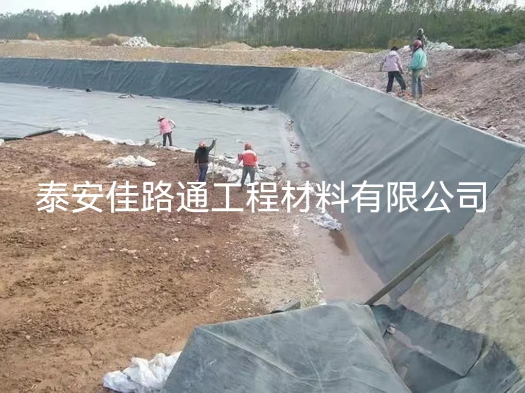 污水處理防滲膜施工鋪設(shè)細節(jié)至關(guān)重要 污水處理防滲膜施工鋪設(shè)細節(jié)至關(guān)重要