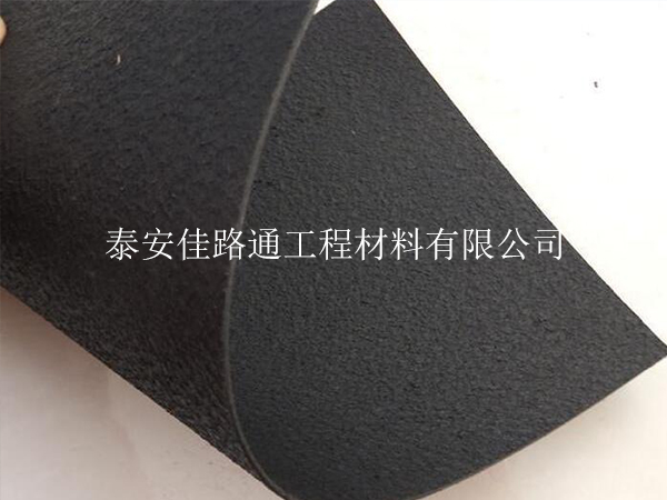糙面防滲土工膜在斜坡防護中的巧妙應用 糙面防滲土工膜在斜坡防護中的巧妙應用